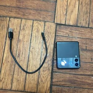 Samsung flip 3 unlocked 128gb
